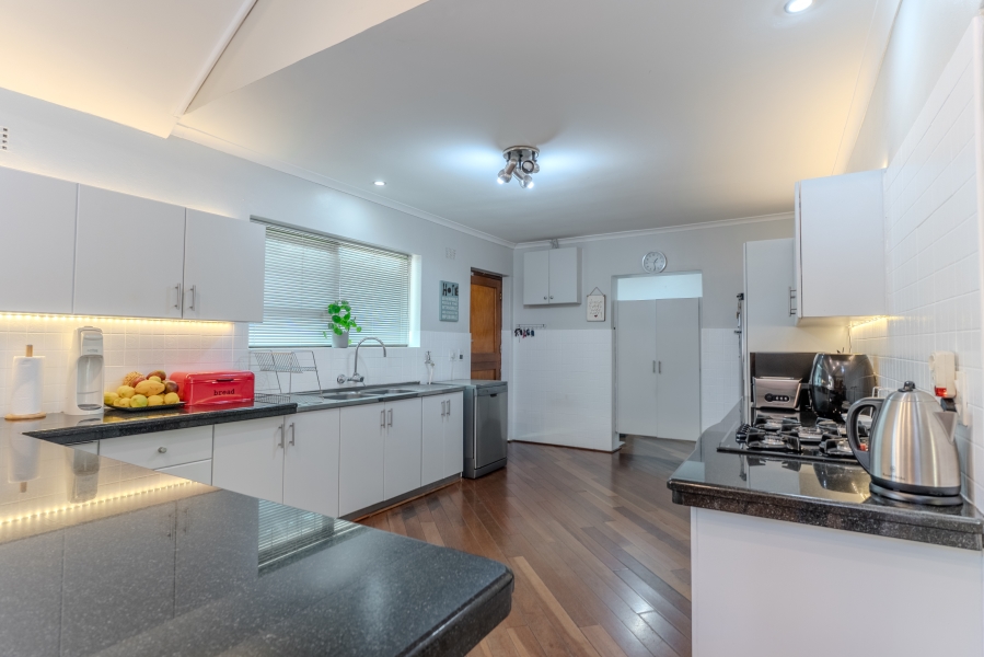 3 Bedroom Property for Sale in Helderrand Western Cape